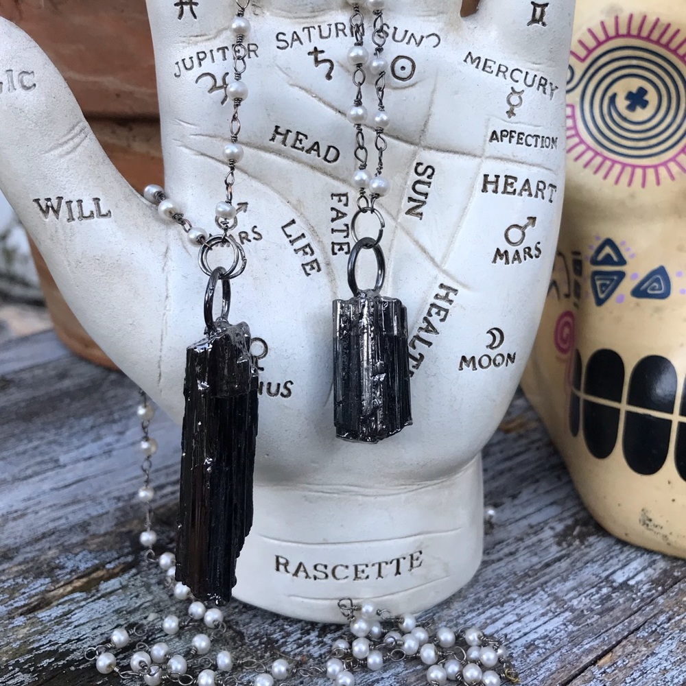 Black tourmaline and Pearl necklace 🖤
